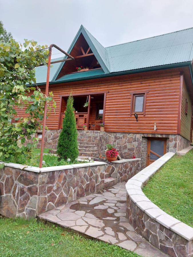 Садиба Під Чертежиком كولوتشافا المظهر الخارجي الصورة
